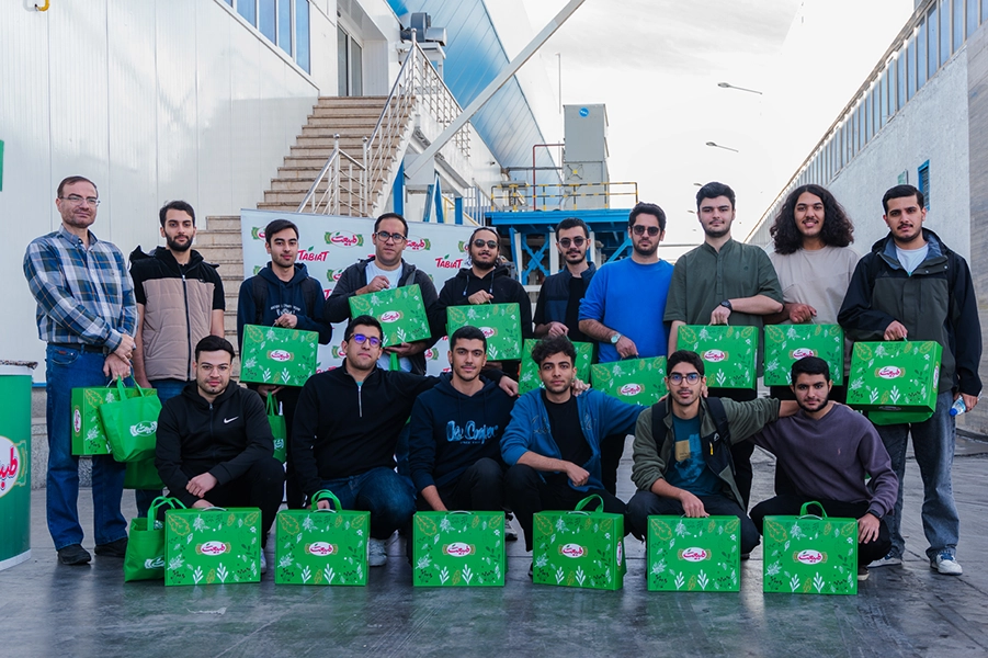 بازدید دانشجویان از کارخانه طبیعت